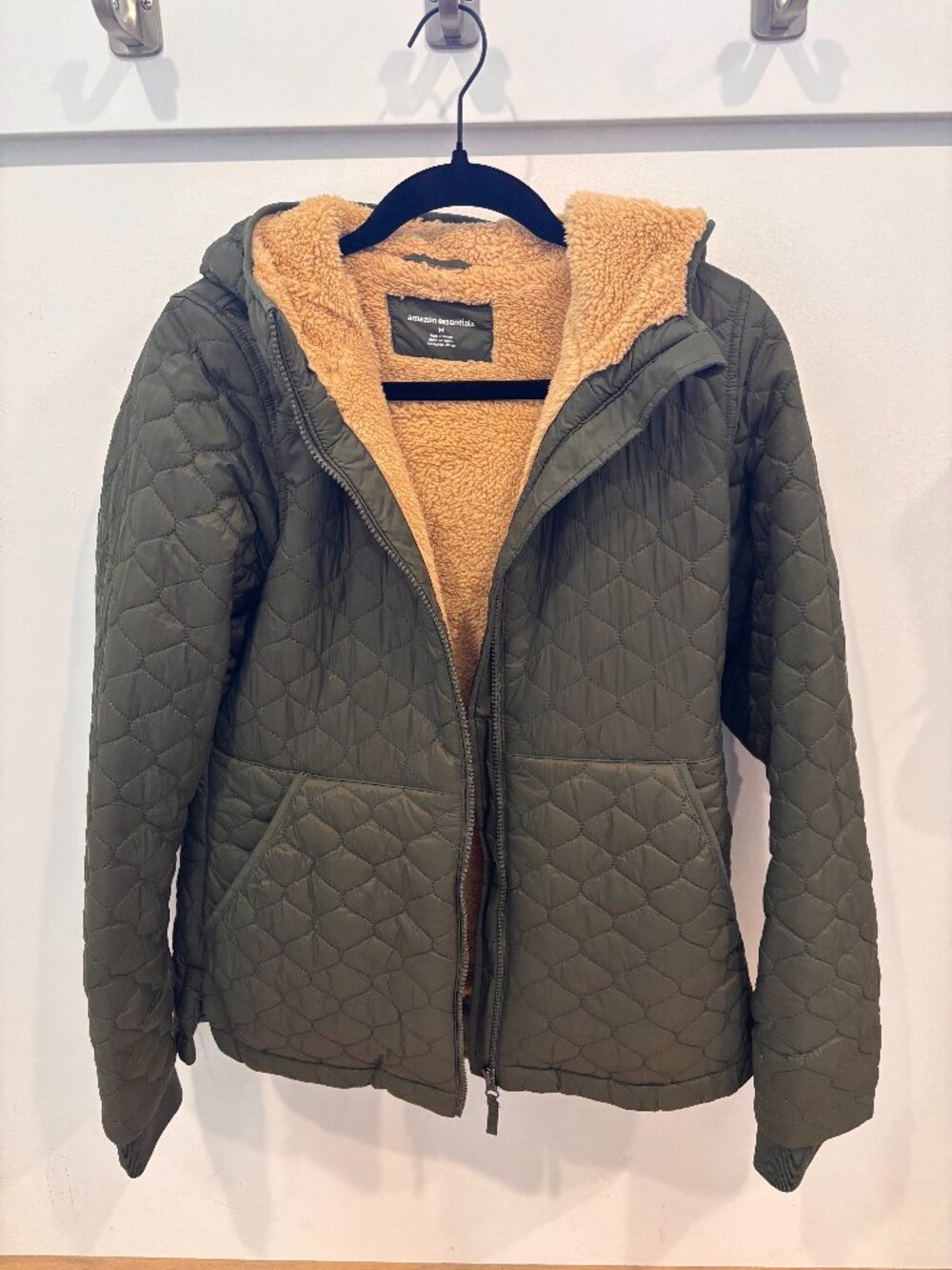 Amazon Essentials Quilted Sherpa-Lined Jacket | Women's Medium | Olive Green